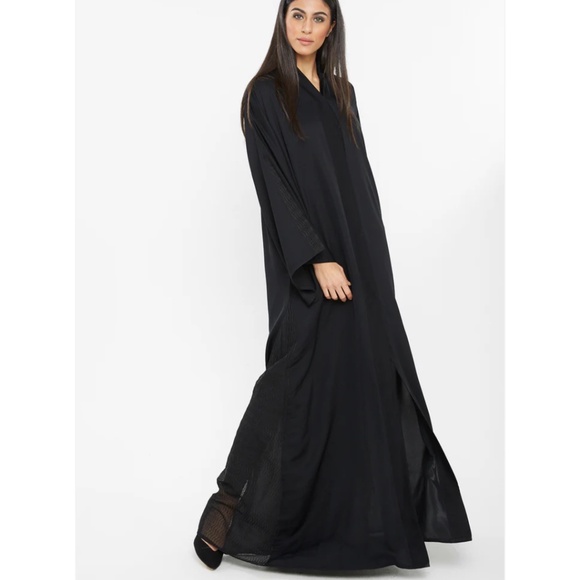 Nukhbaa Premium Abaya from Dubai - Picture 2 of 9